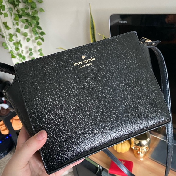 Small Kate spade crossbody purse - Picture 4 of 4